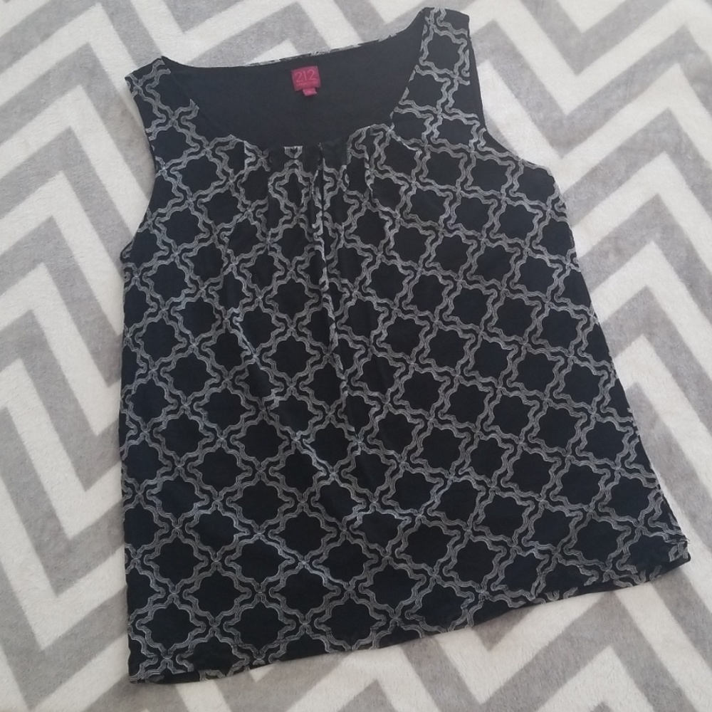Black and white shell top, size Medium